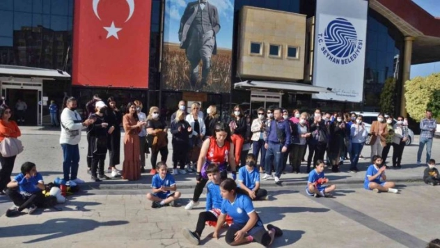 Savunma gösterisiyle 'Başak Cengiz cinayetine' dikkat çektiler