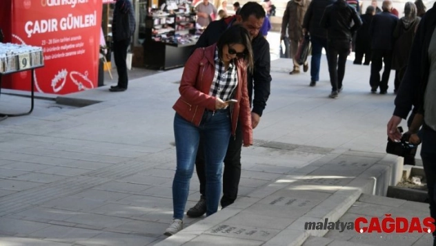 Sayısal dersleri sevdirecek formüller kaldırım taşlarında