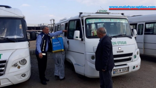 Şehiriçi minibüslerde dezenfekte çalışması yapılıyor