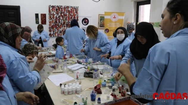 Şehit aileleri ebru çalışmasında bir araya geldiler