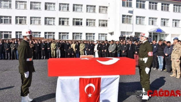 Şehit Alparslan Kurt toprağa verildi