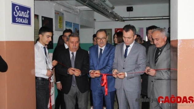 Şehit Aybüke öğretmenin ismi müzik atölyesine  verildi