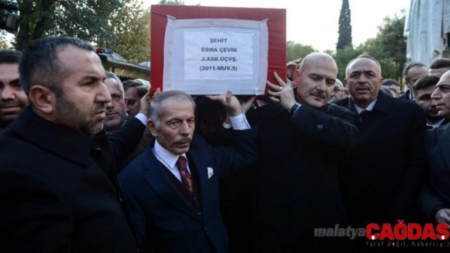 Şehit bomba imha uzmanı Esra Çevik son yolculuğuna uğurlandı