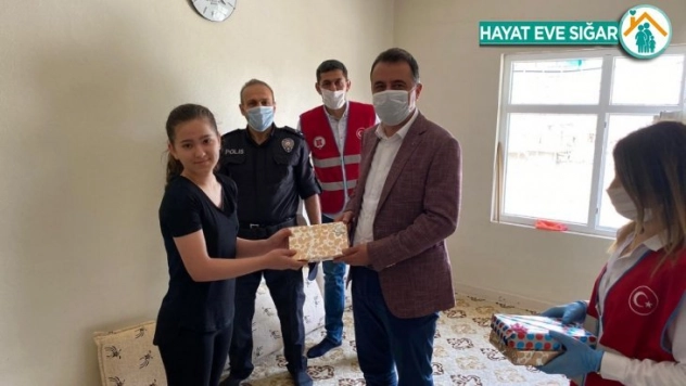 Şehit çocuklarına 23 Nisan ziyareti