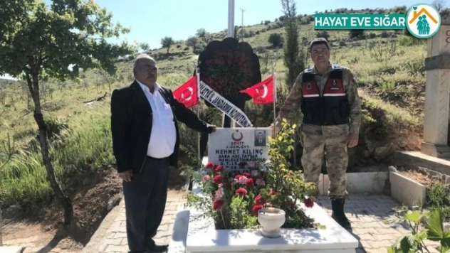 Şehit mezarlarına jandarma eli değdi