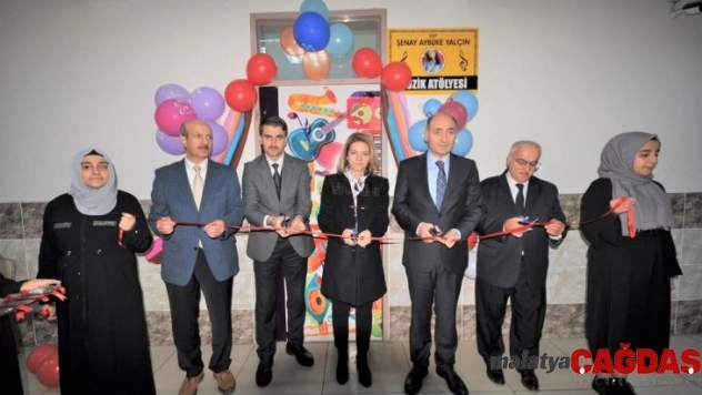 Şehit Öğretmen Şenay Aybüke Yalçın Müzik Atölyesi açıldı