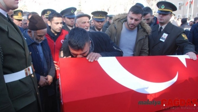 Şehit teğmen son yolculuğuna uğurlandı