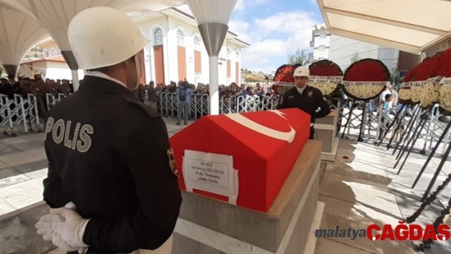 Şehit trafik polisi dualarla son yolculuğuna uğurlandı