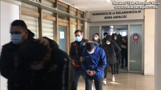 Şehit ve gazileri kullanarak dolandırıcılık yaptıkları belirlenen şüphelilerden 7'si tutuklandı