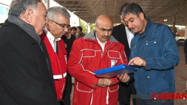 Sel felaketinde mağdur olanlara Türk Kızılay ve AFAD'dan yardım