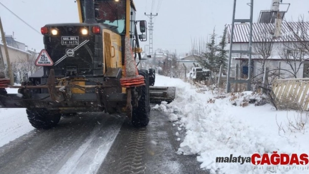 Selçuklu'da dış mahallelerde yoğun kar mesaisi