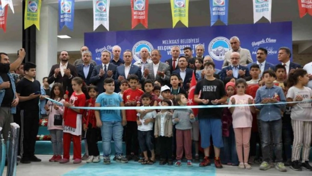 Selçuklu Mahallesi'nde pazar yeri ve sosyal tesisin açılışı yapıldı