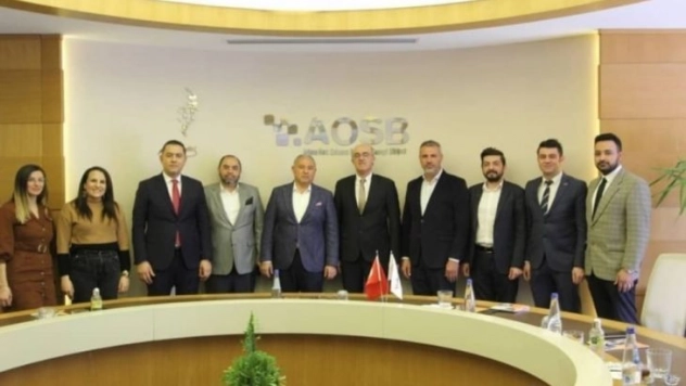 Selek: 'AOSB'nin üniversite-sanayi işbirliği çalışmalarını takdir ediyorum'