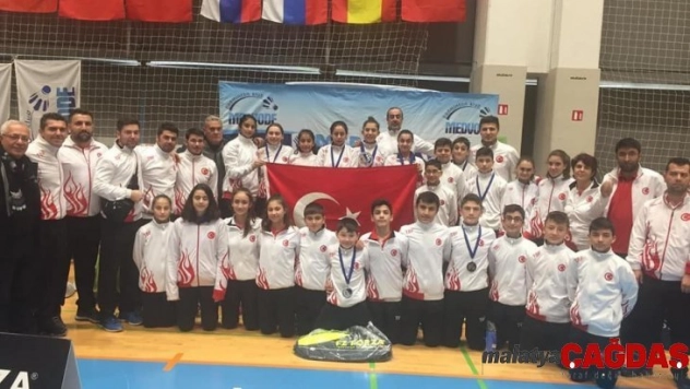 Selendi'nin altın kızları Slovenya'dan madalyalarla dönüyor