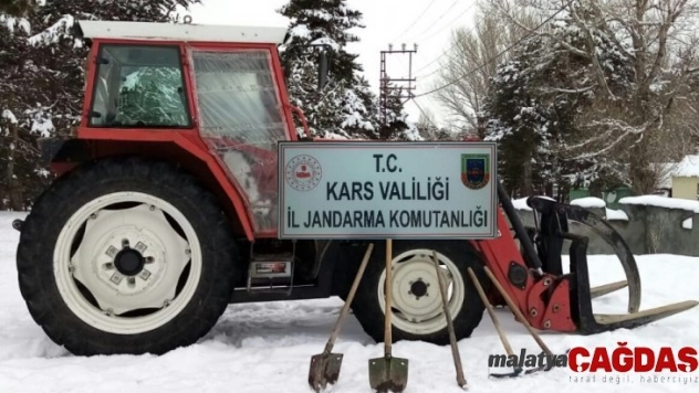 Selim'de kaçak kazı yapanlar suçüstü yakalandı
