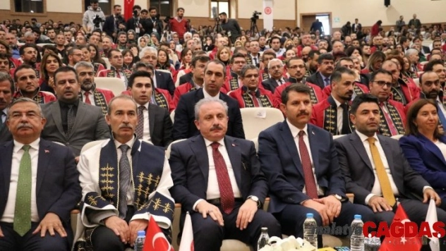 Şentop: 'Bizi takip edenleri taklit etmeye başladık'