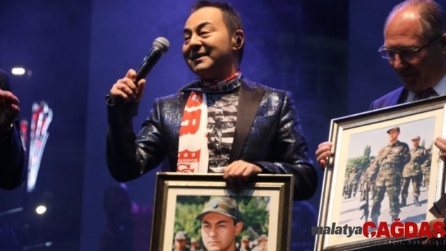 Serdar Ortaç'a askerlik fotoğrafı sürprizi