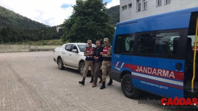 Seri cinayet zanlısının evinde askeri malzeme bulundu