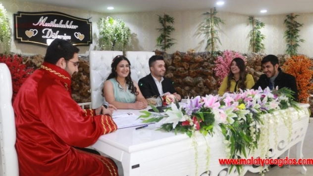 Sevgililer Günü'nde nikah yoğunluğu yaşanıyor