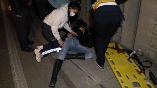 Sevgilisi tarafından terk edilen genç kız 6 metreden alt geçide atladı