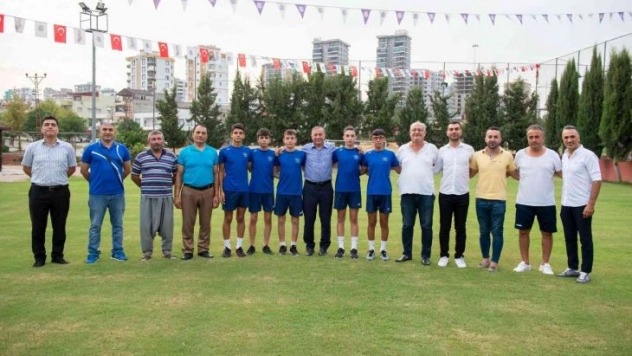 Seyhan Belediyesporlu 5 futbolcu Adana Demirspor'da