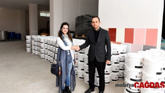 Seyhan'da üretilen boya ile okullar boyanacak