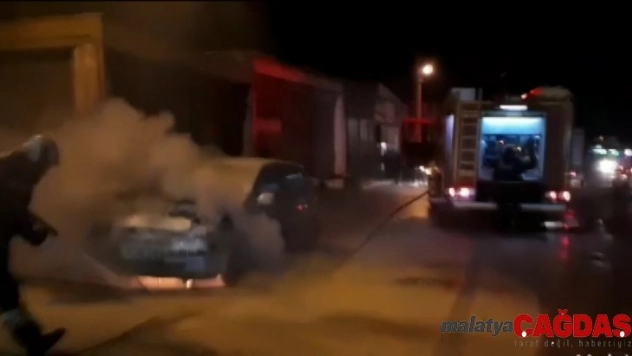 Seyir halinde alev alan araç hurdaya döndü