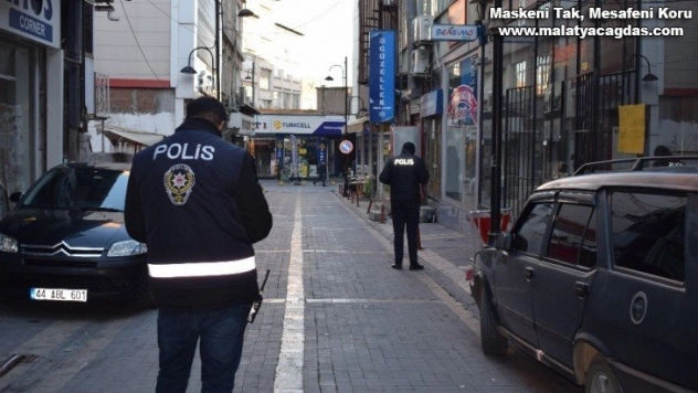 Seyir halindeki otomobilden ateş açıldı 1 yaralı