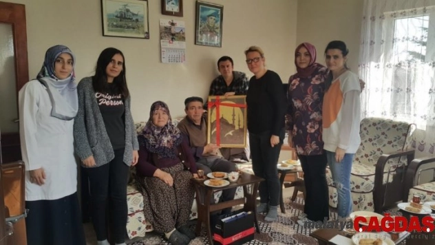Seyitgazi'deki şehit ailesini yalnız bırakmadılar