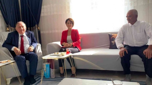 Seyyar satıcıya tokat atan zabıta görevden uzaklaştırıldı