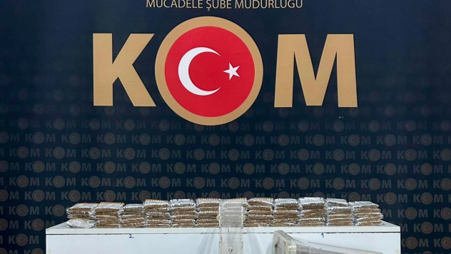 Sigara, Tütün ve Elektronik Eşyalar Ele Geçirildi