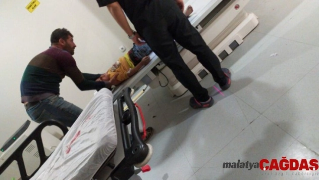 Siirt'te damdan düşen çocuk yaralandı