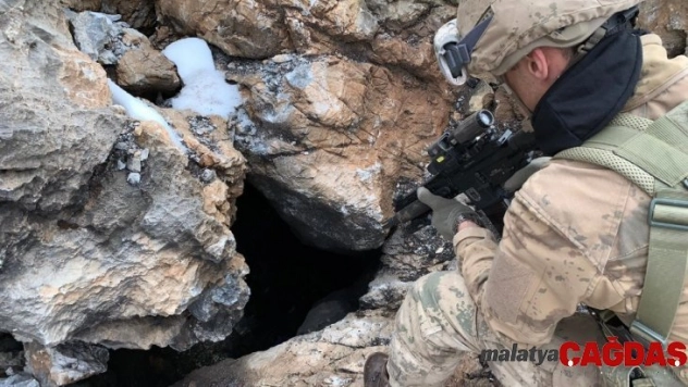 Siirt'te terör örgütü PKK'ya ait 9 sığınak imha edildi