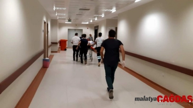 Elektrik akımına kapılıp ağır yaralanan garson, hayatını kaybetti