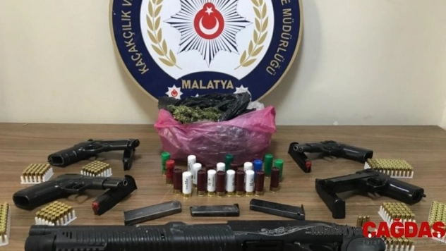 Silah ticareti yapan 6 şüpheli yakalandı.