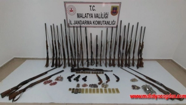 Silah ve mühimmat kaçakçılığından 7 gözaltı