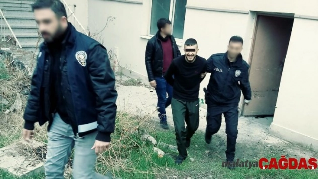 Silahla adam kaçıran 2 şüpheli polis tarafından yakalandı