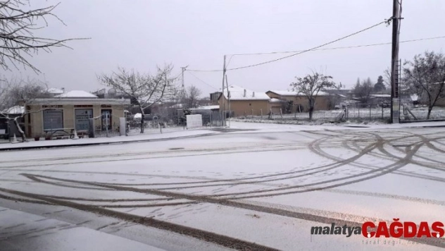 Silivri'de kar yağışı başladı