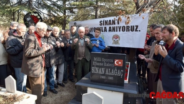 Sinan Alağaç kabri başında anıldı