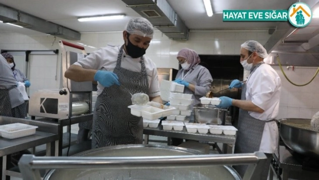 Sincan'da kısıtlama günlerinde ekipler çalışmalarına tam gaz devam ediyor