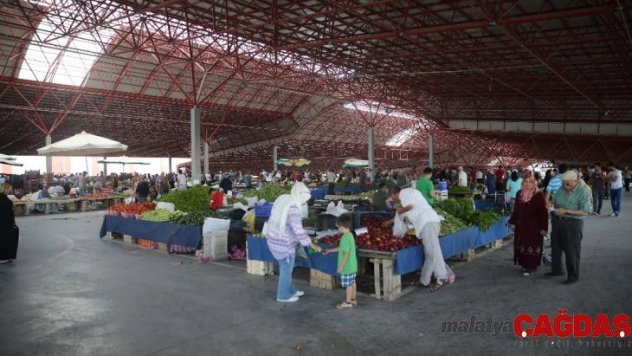 Sincan'da kurulan köylü pazarları ile doğrudan tüketiciye hizmet