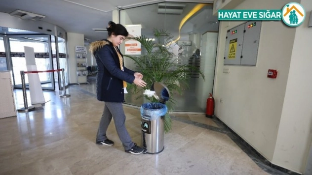 Sincan'da maske ve eldiven için 100 atık kutusu yerleştirildi