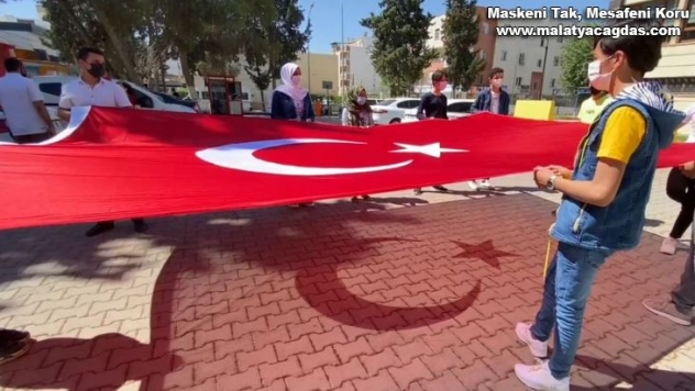 Sınırda 19 Mayıs coşkusu