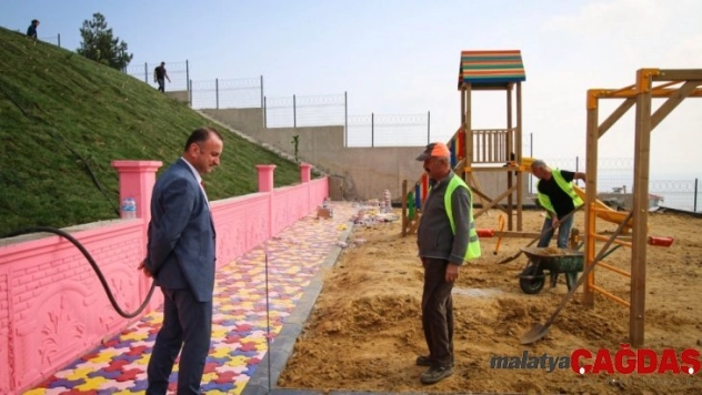 Sinop'ta ahşap oyun parklarının kurulumu tamam