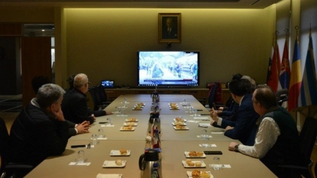 Sırbistanlı öğrenciler 2015'te uzatılan yardım elini unutmadı