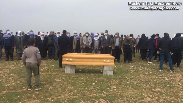 Şivan Perwer'in korona virüsten ölen kardeşi defnedildi