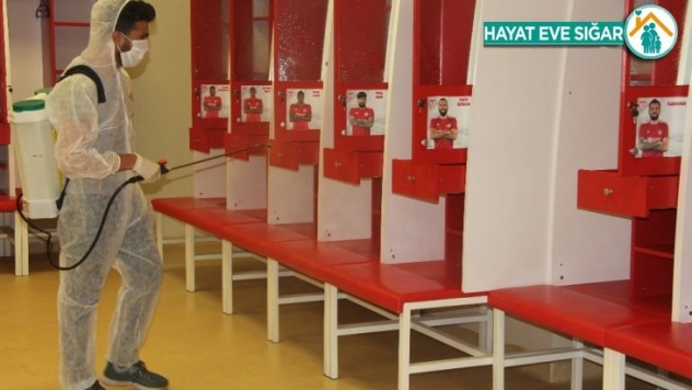 Sivas 4 Eylül Stadyumu dezenfekte edildi