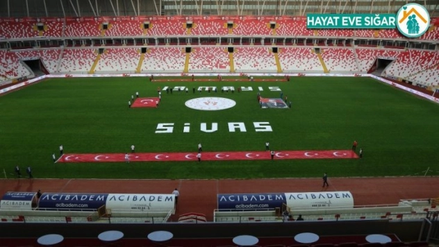 Sivas 4 Eylül Stadyumu'ndan İstiklal Marşı yankılandı