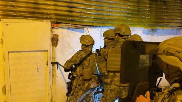 Sivas merkezli siber dolandırıcılık operasyonu, 18 şüpheliden 11'i tutuklandı