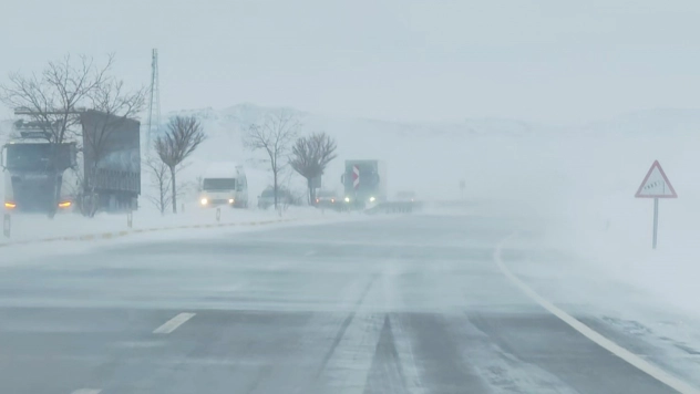 Sivas'ta 800 yerleşim yeriyle araç ulaşımı sağlanamıyor